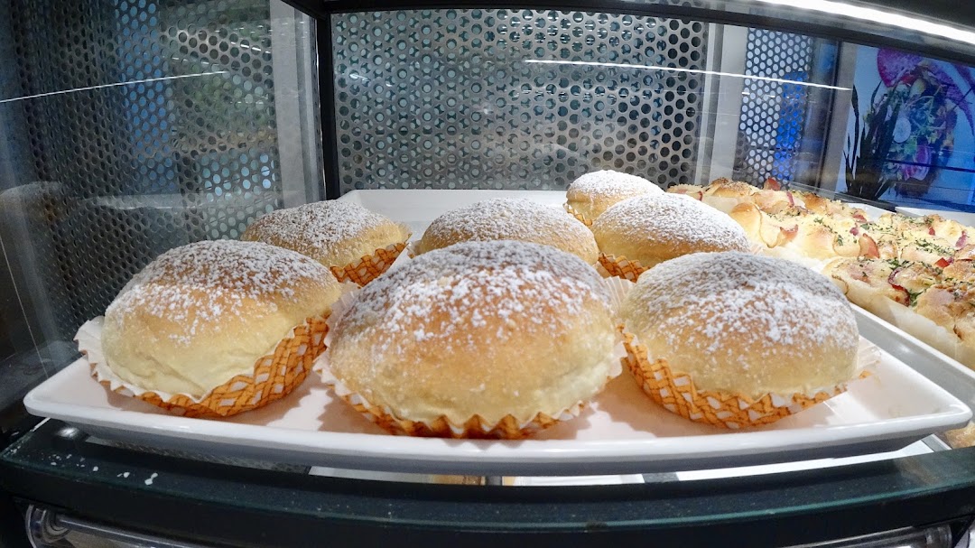 85°C Bakery Cafe-Sherman Oaks — Cafes in Los Angeles