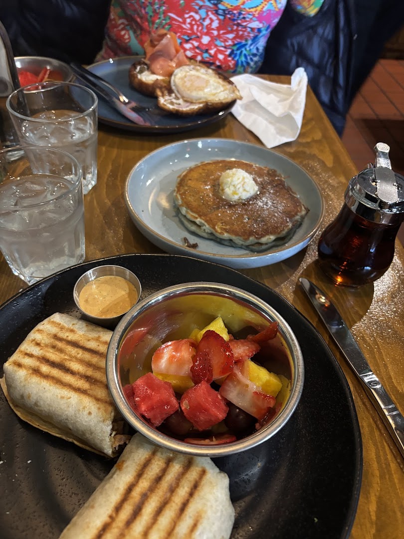 Cafe Fresco — Restaurants in Los Angeles
