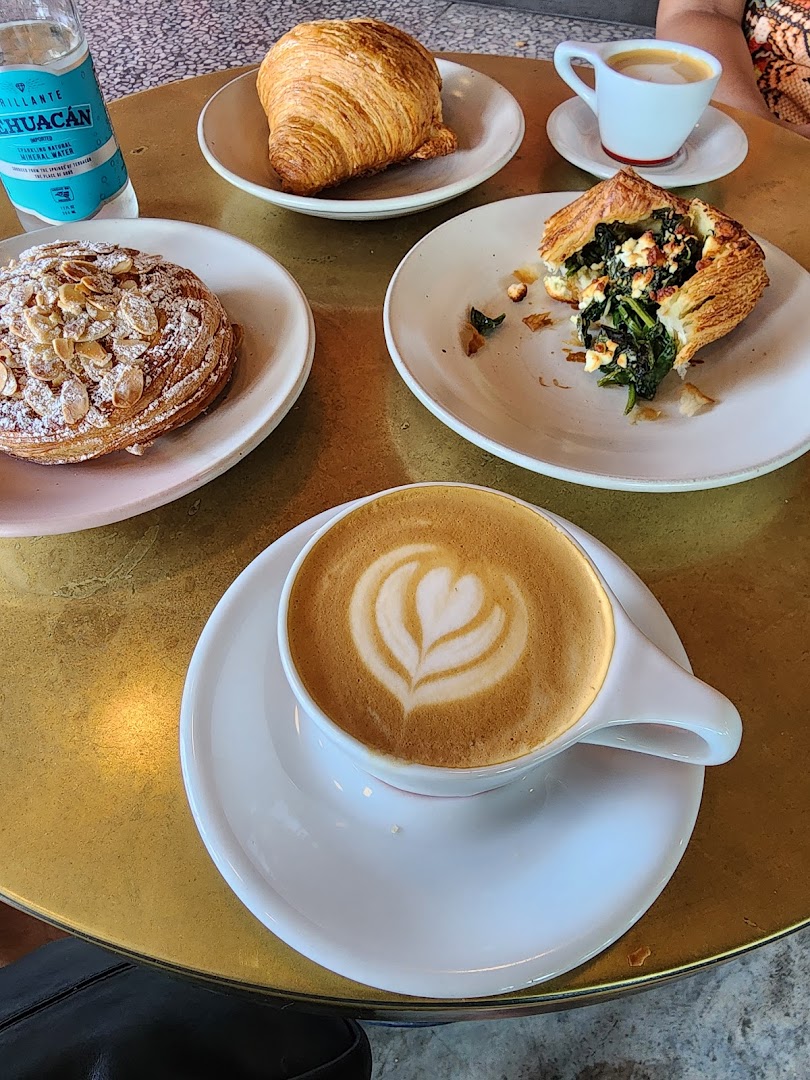 Intelligentsia Coffee Hollywood Coffeebar — Cafes in Los Angeles