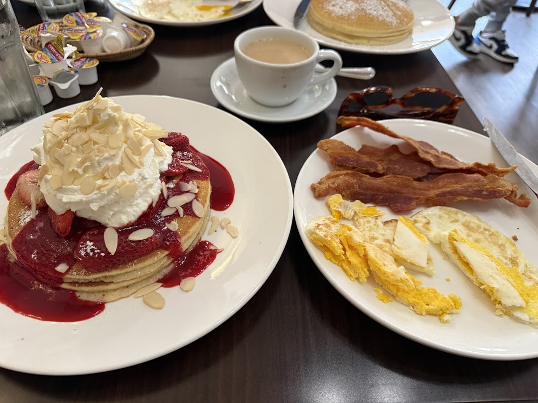 Lady C’s - formerly CiCi’s Cafe — Cafes in Los Angeles