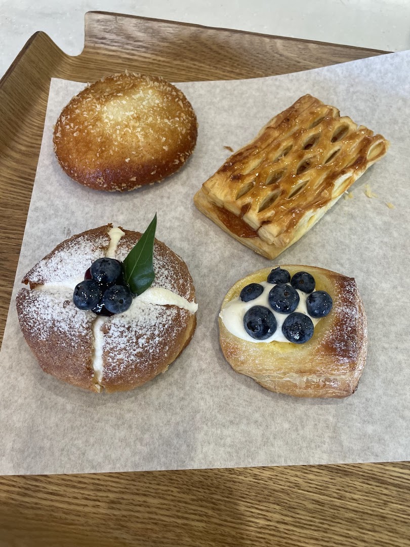 Paris Baguette — Cafes in Los Angeles