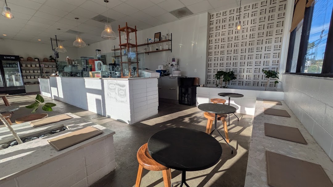 Regent Coffee Brew and Bottle House — Cafes in Los Angeles
