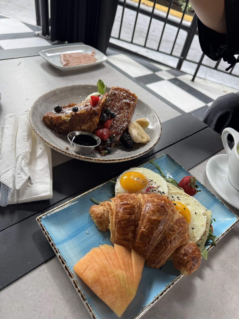 Republik Coffee Burbank — Cafes in Los Angeles